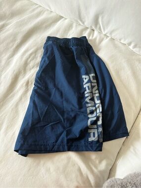 Under Armour Men’s Navy Athletic Shorts with Vertical Logo